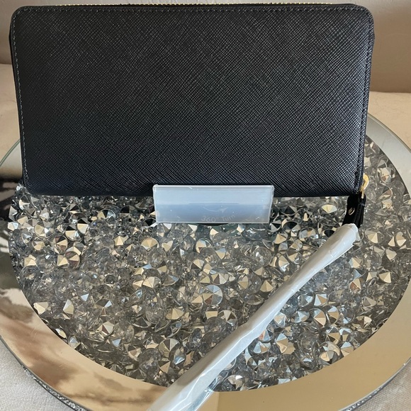 BNWOT KATE SPADE ZIPPER WALLET - Picture 3 of 7